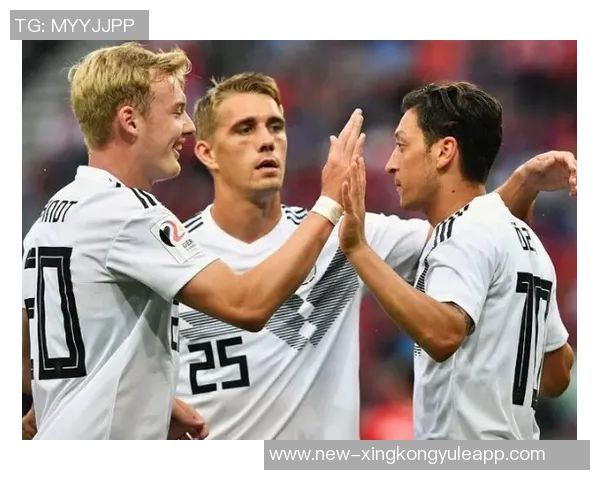 法尔克表示诺伊尔愿意为德国队回归参加世界杯争夺战