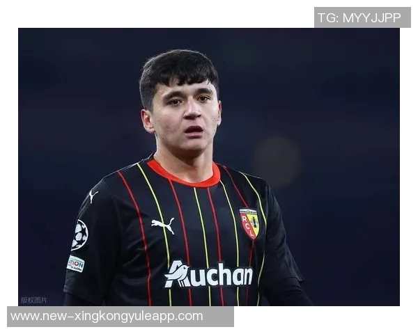 曼城因胡桑诺夫出色表现推迟引进右后卫计划